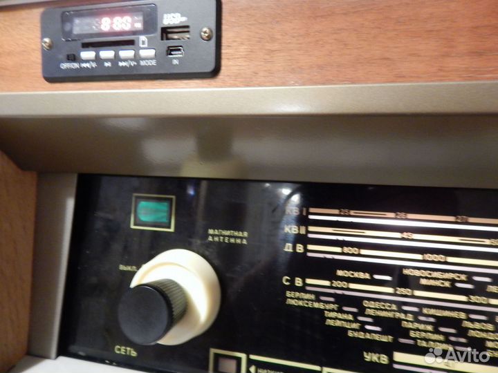 Ретро радиола Ригонда 103 с FM, USB и MP3