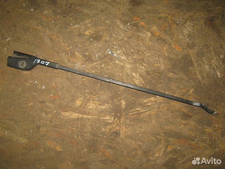 Поводок стеклоочистителя передний Audi 100 С3