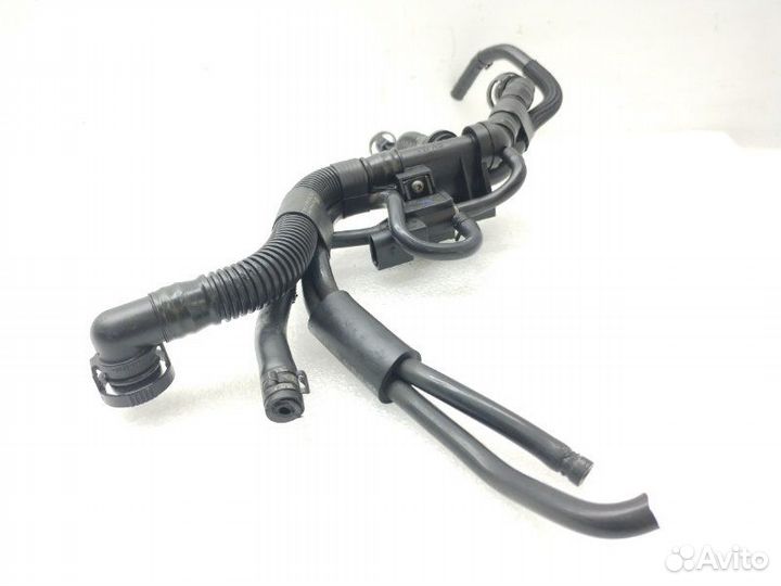 Трубка вентиляции картерных газов Volkswagen Golf