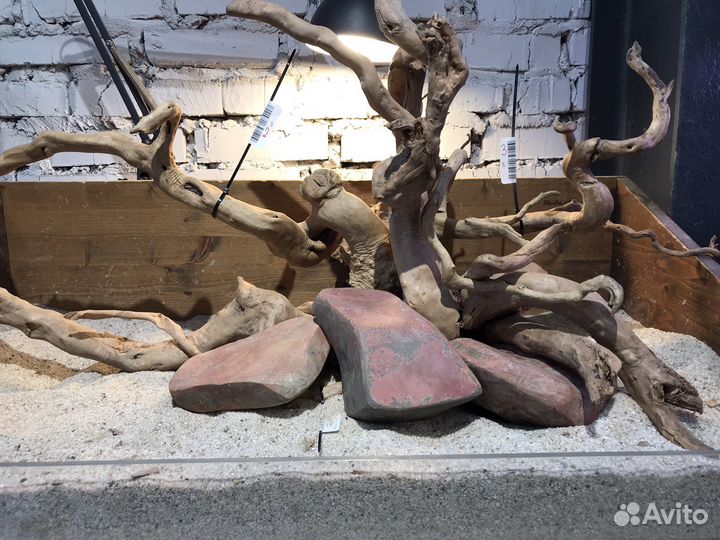 Коряги и камни для аквариума