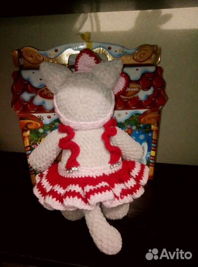 Плюшевая игрушка - кошечка