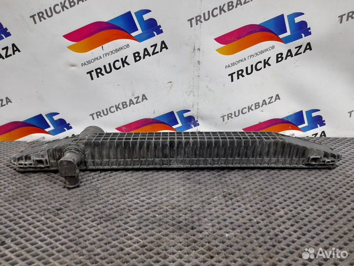 Бачок радиатора нижний Iveco Stralis