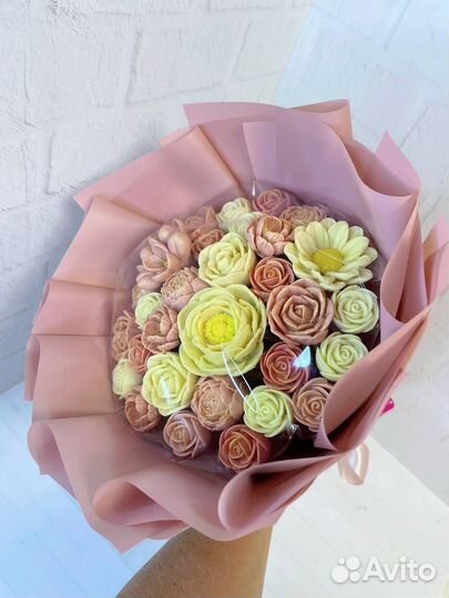 Букет из шоколадных роз на выпускной