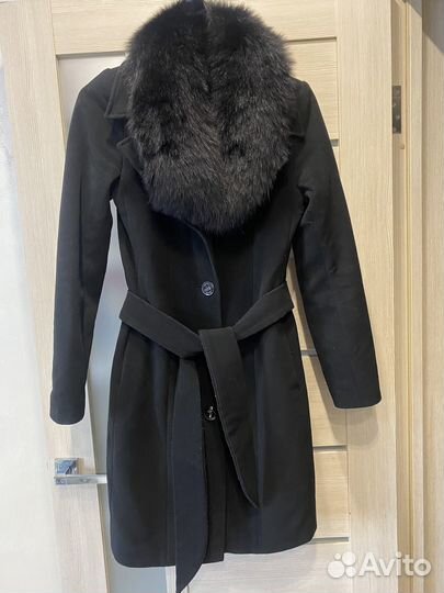 Пальто женское зимнее с мехом 42