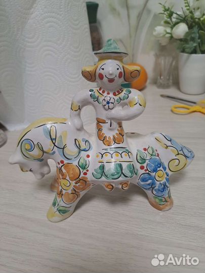 Статуэтки майолика