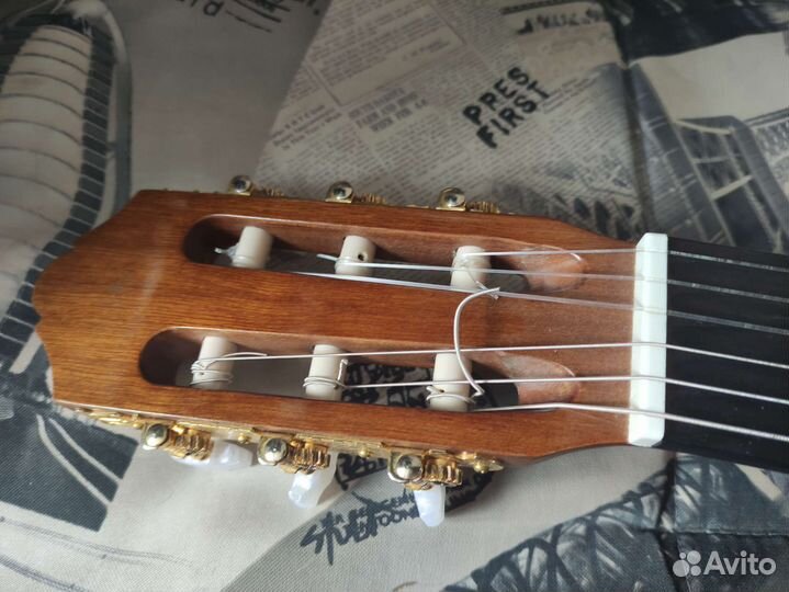 Классическая гитара yamaha c80 с комплектом