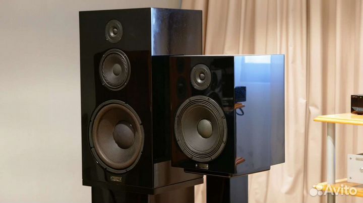 Напольная акустика класса Hi End