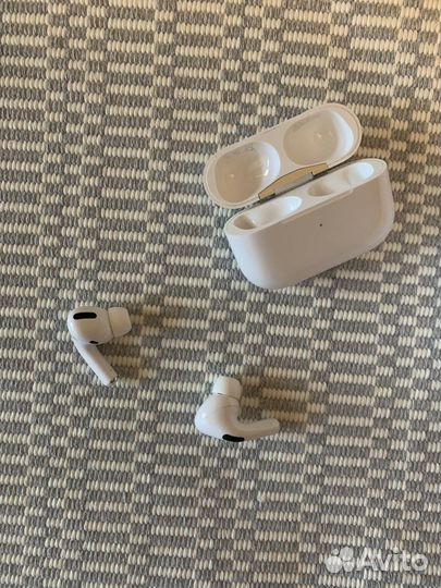 Беспроводные наушники apple airpods pro + 2 чехла