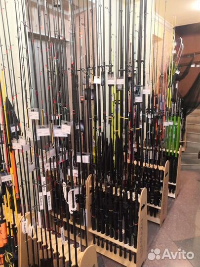 Ящик-кан рыболовный с держателями удилищ