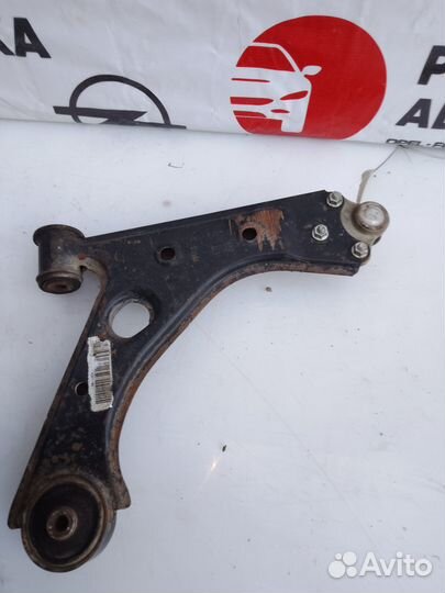 Рычаг передний левый Opel Corsa D