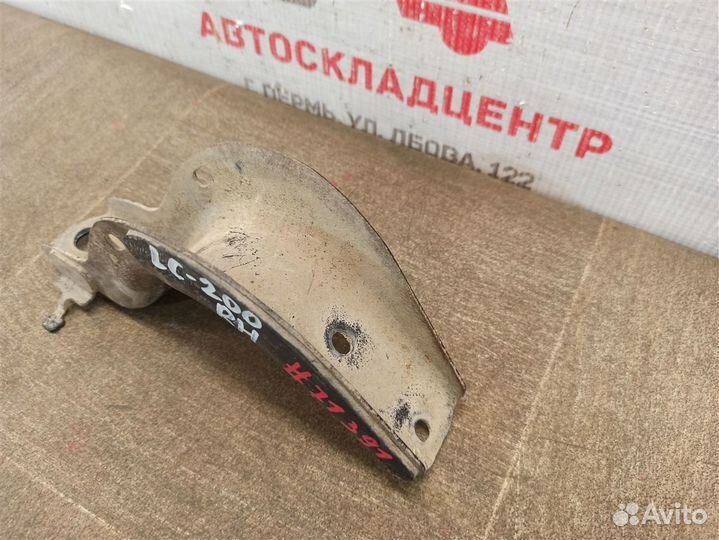 Кронштейн подножки кузова Toyota lс200