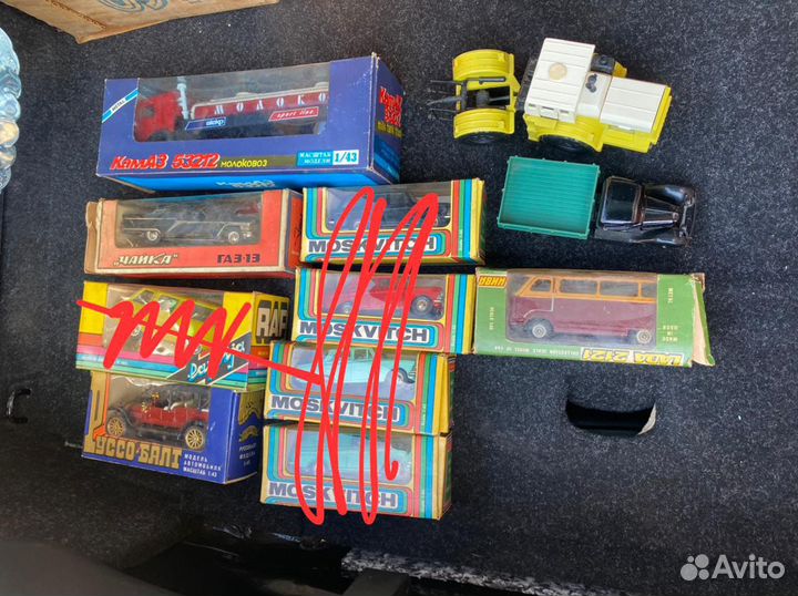 Коллекционные модельки ссср, чайка,кировец,камаз