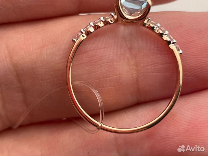 Золотое кольцо с топазом