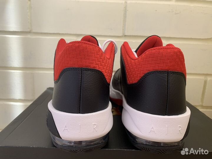 Кроссовки Air Jordan Max Aura 3 GS 'Bred' Оригинал