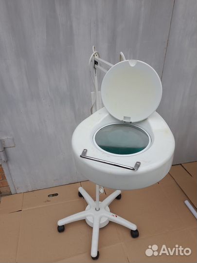 Лампа лупа напольная на колесиках б/у