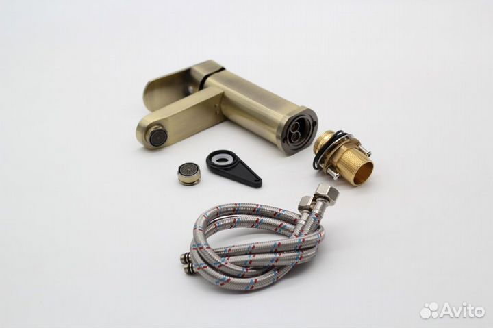 Смеситель для умывальника Ganzer 06011D Бронзовый