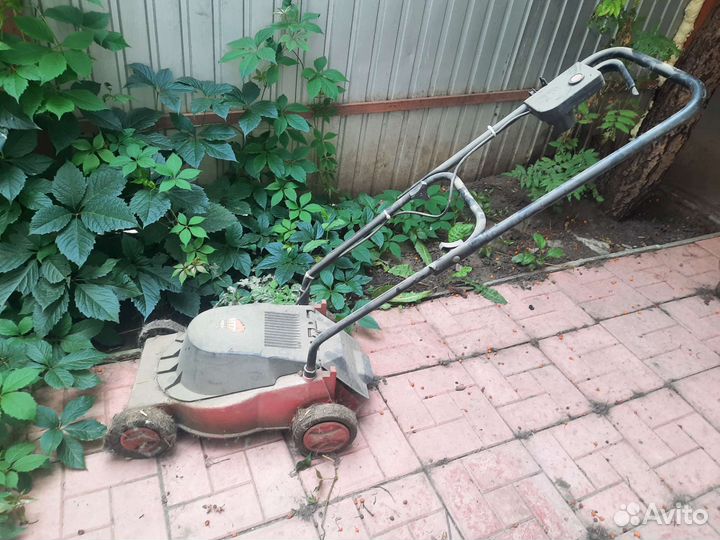Газонокосилка электрическая
