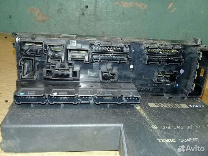 Блок предохранителей Mercedes W202