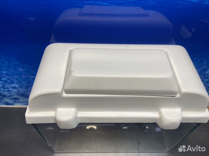 Новый 5 литров с пластиковой крышкой