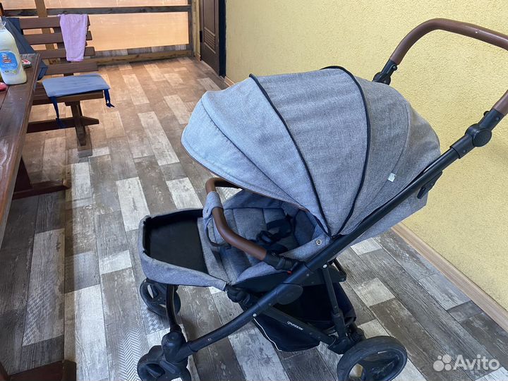 Прогулочная коляска