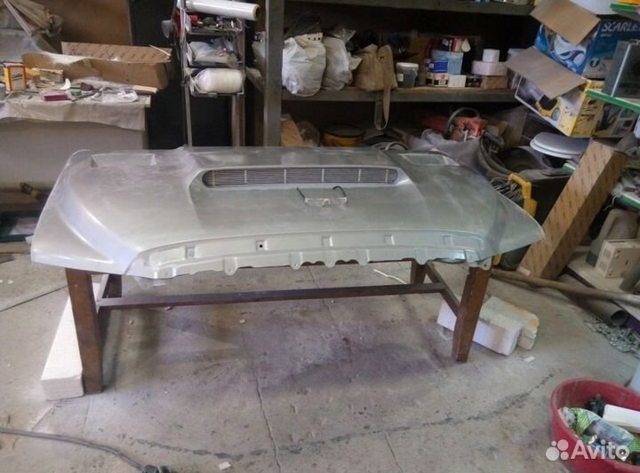 Капот на Toyota Tundra