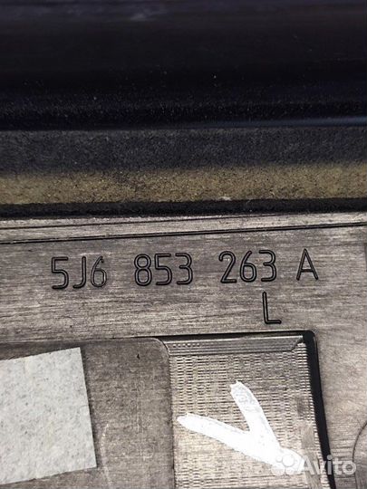 Накладка стойки лобового стекла левая Skoda Fabia