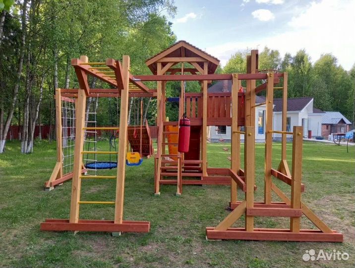 Детская площадка для всей семьи