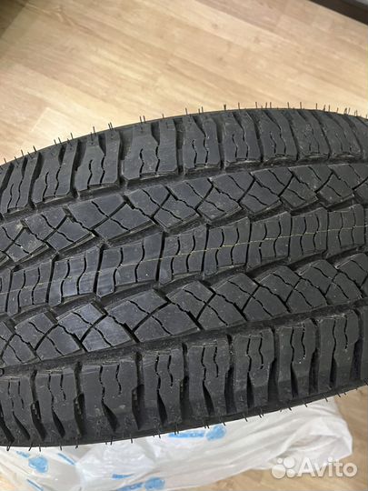Nexen Roadian AT 4x4 265/50 R20