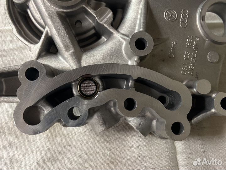 Опорный кронштейн распредвалов tsi 2.0 06J103166A