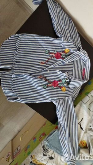 Рубашки и джинсына девочку