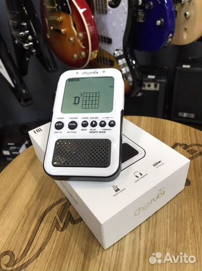 Метротюнер и справочник гитарных аккордов