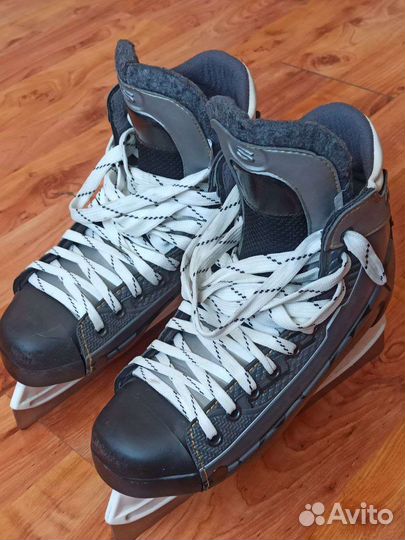 Коньки хоккейные