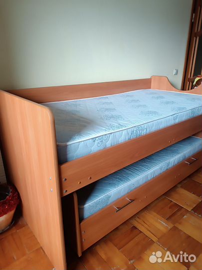 Детская двухярусная выдвижная кровать