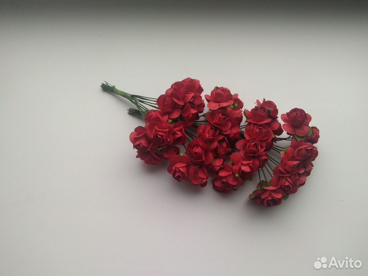 Бумажная бутоньерка роза для скрапа и декора