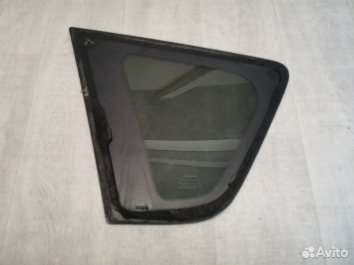 Стекло кузовное форточка правое Nissan Note E11