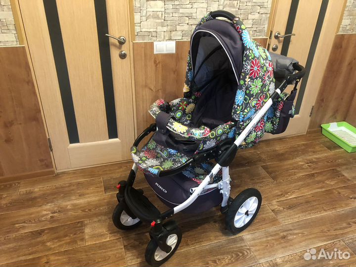 Продам коляску 3 в 1