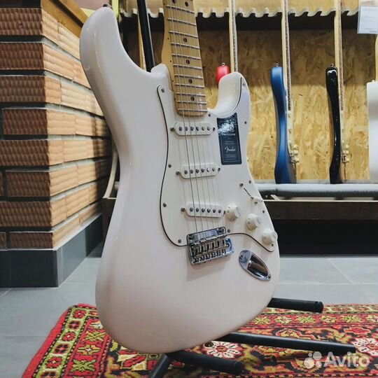 Электрогитара Fender Player Stratocaster MN Polar
