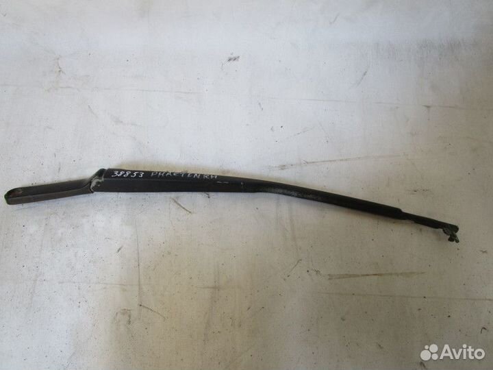 Поводок стеклоочистителя передний правый VW Phaeto