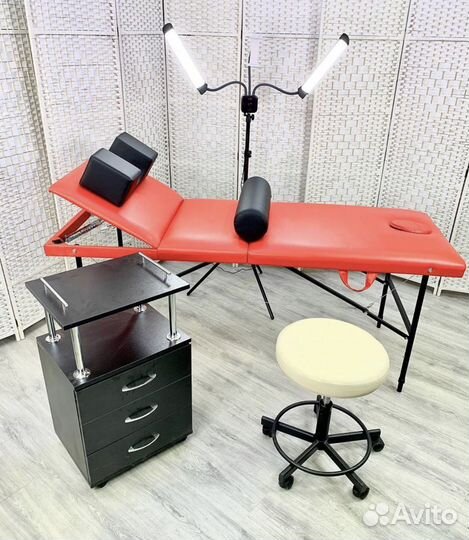 Кушетка. Массажный стол + подушечка и простынь