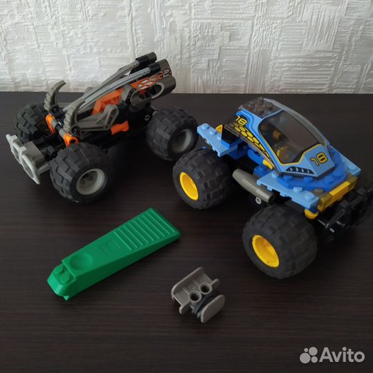 Два набора Lego из 2002 года