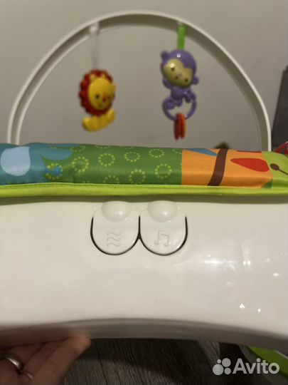 Шезлонг детский новый