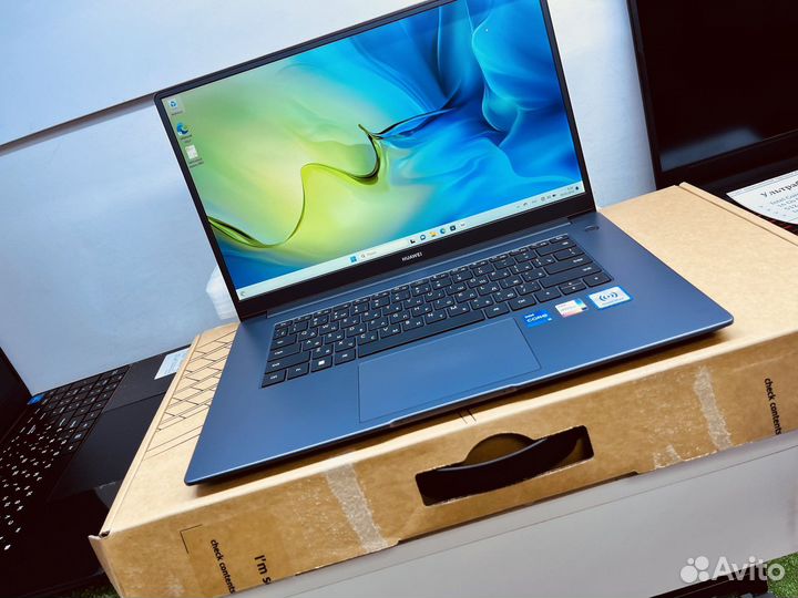 Игровой ноутбук MSI i5-1155g7/irisXE 4Gb