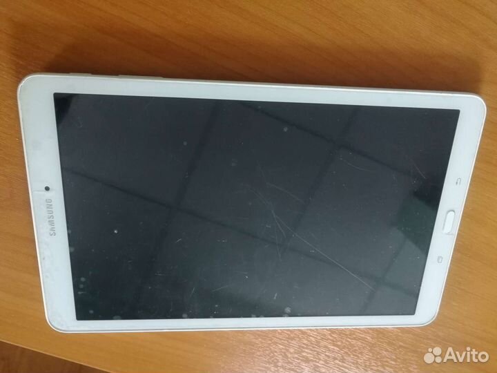 Планшет Samsung Tab E SM-T561 8gb