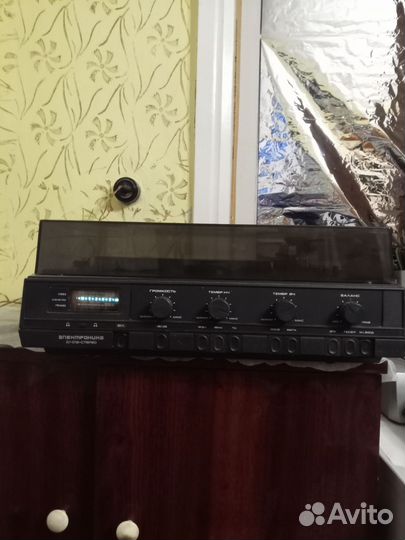 Проигрыватель винила электроника 012