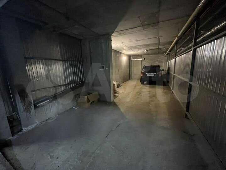 Гараж, > 30 м²