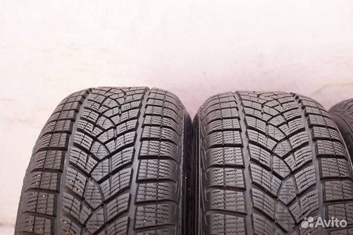 Goodyear UltraGrip Performance+ SUV 215/60 R17 96H