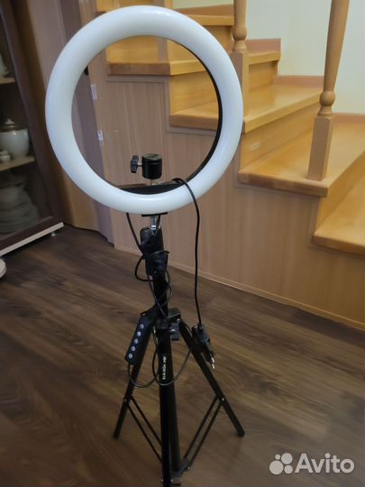 Кольцевая лампа напольная со штативом