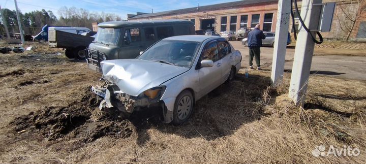 Mitsubishi Lancer 1.6 МТ, 2007, битый, 320 000 км
