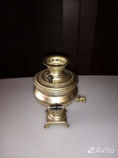 Самовар миниатюрный и фарфоровый