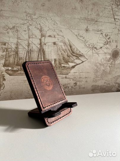 Подставка для телефона из дерева